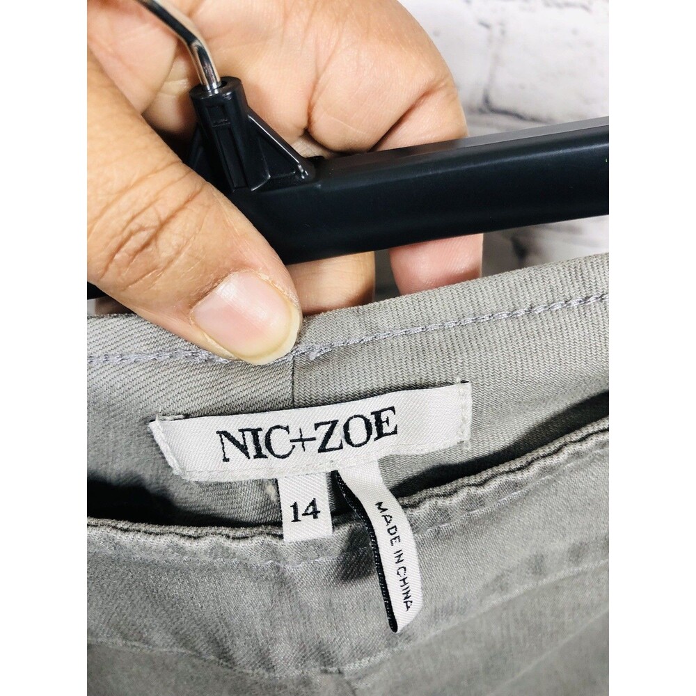 NIC+ZOE Women Frayed Hem Ankle Pants Olive Green Stretch Size 14 - Picture 2 of 5